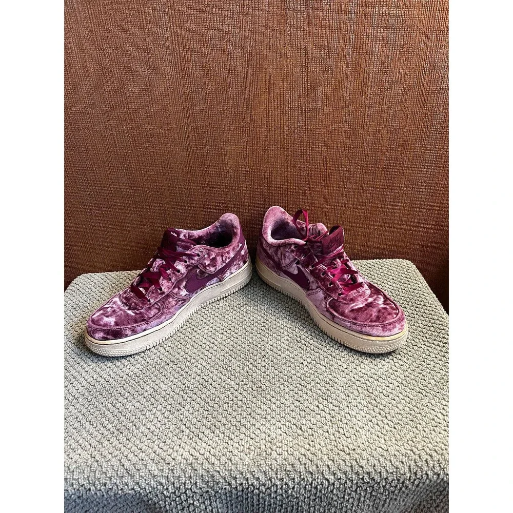 Nike Air Force 1 LV8 Tea Berry BORDEAUX VELVET Size 6.5Y 849345-601 - Picture 2 of 5